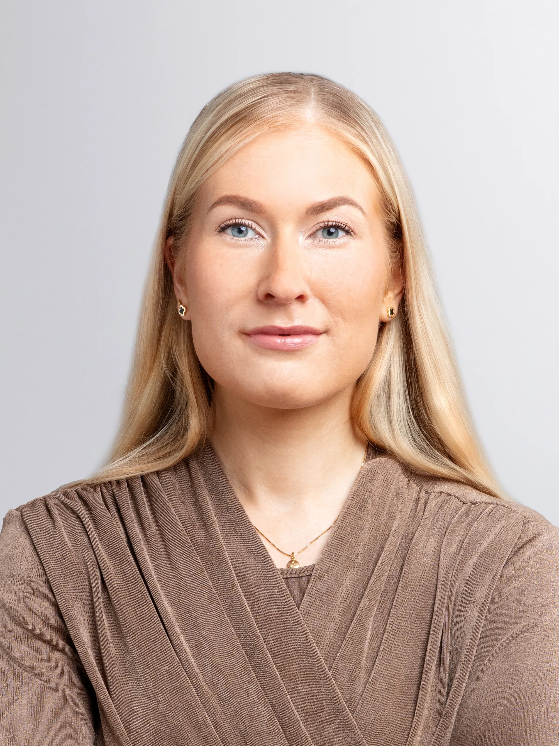 eveliina-r-ysky-tuomioistuin-harjoittelussa-ptcservices